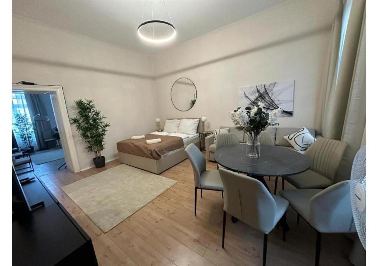 Spacious Apartment, 3 Min To U6 Metro Wien Eksteriør billede
