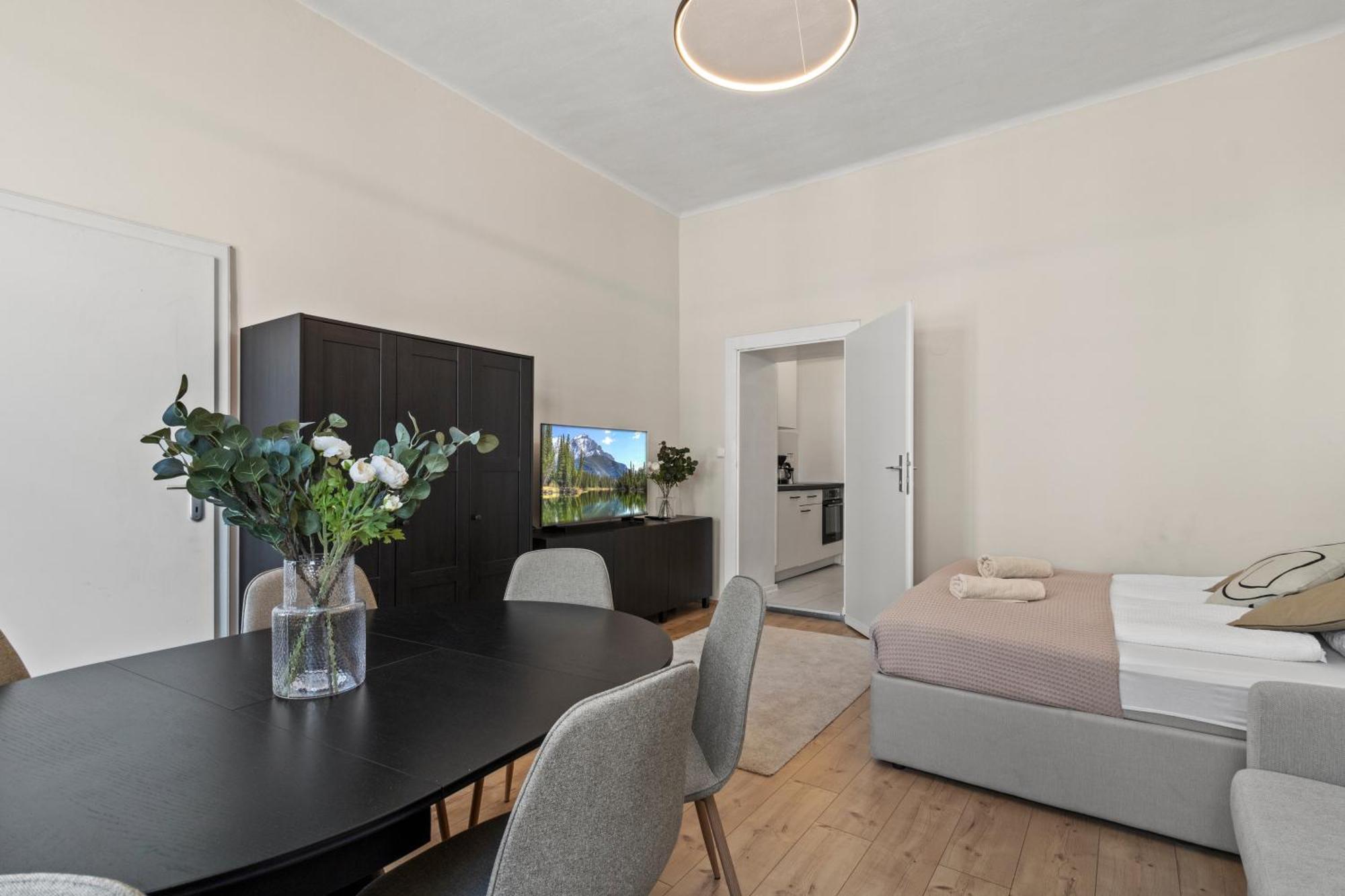 Spacious Apartment, 3 Min To U6 Metro Wien Eksteriør billede