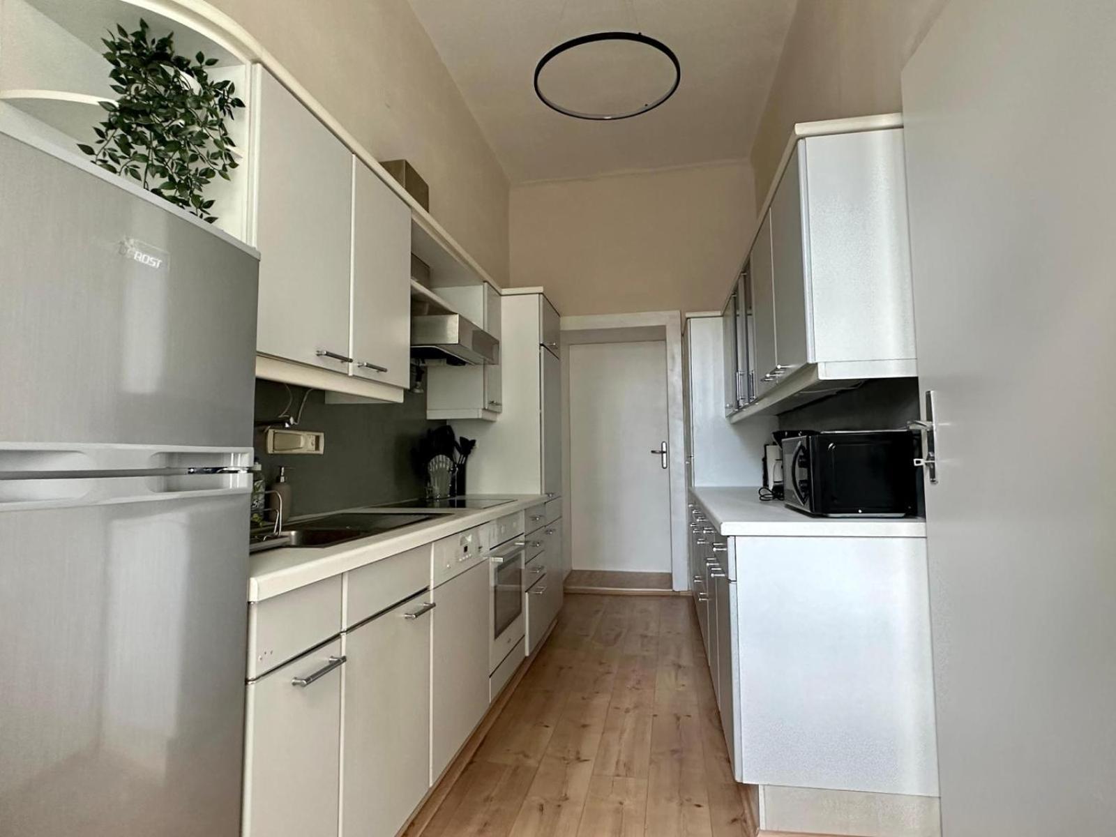 Spacious Apartment, 3 Min To U6 Metro Wien Eksteriør billede