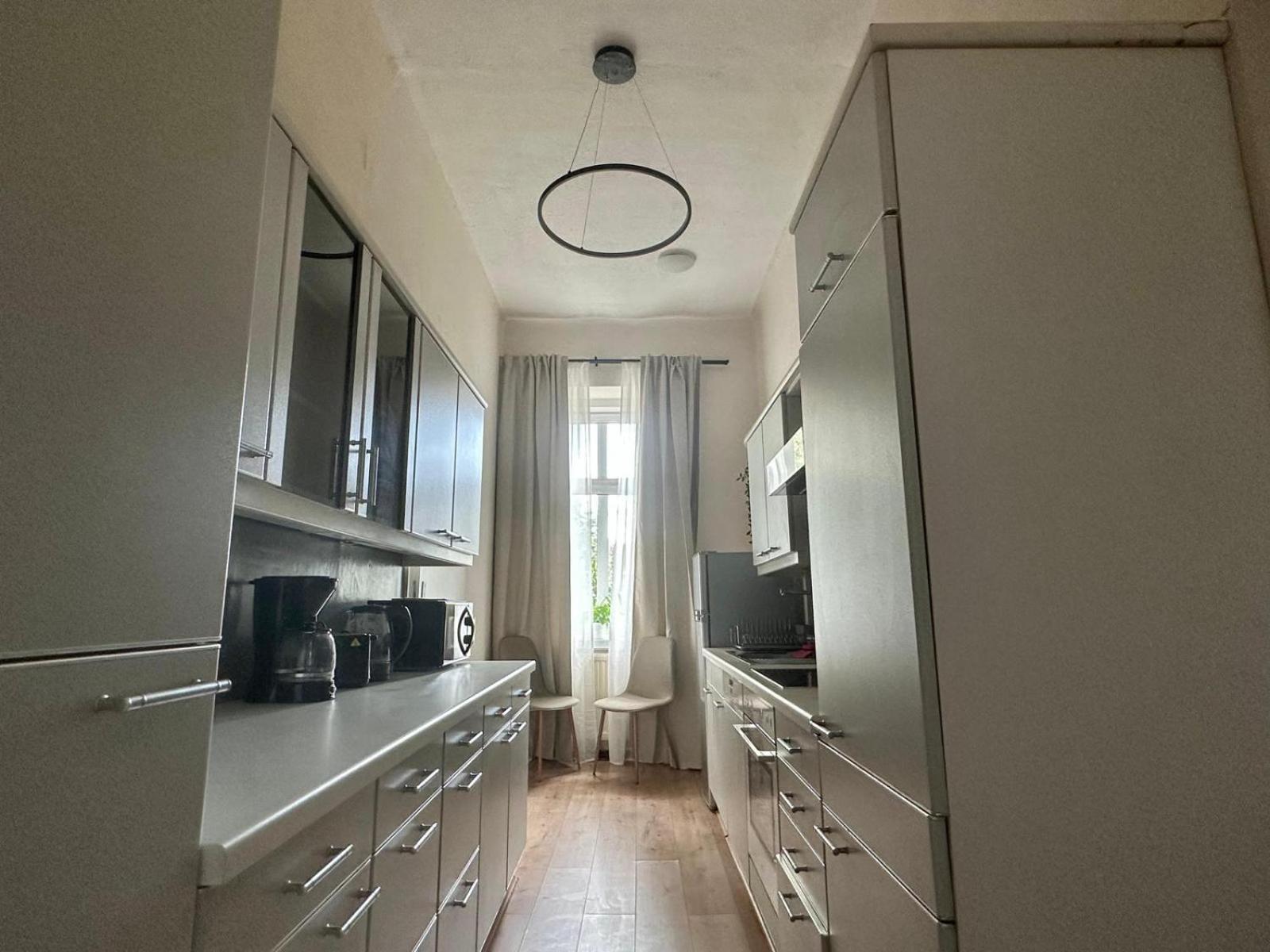 Spacious Apartment, 3 Min To U6 Metro Wien Eksteriør billede