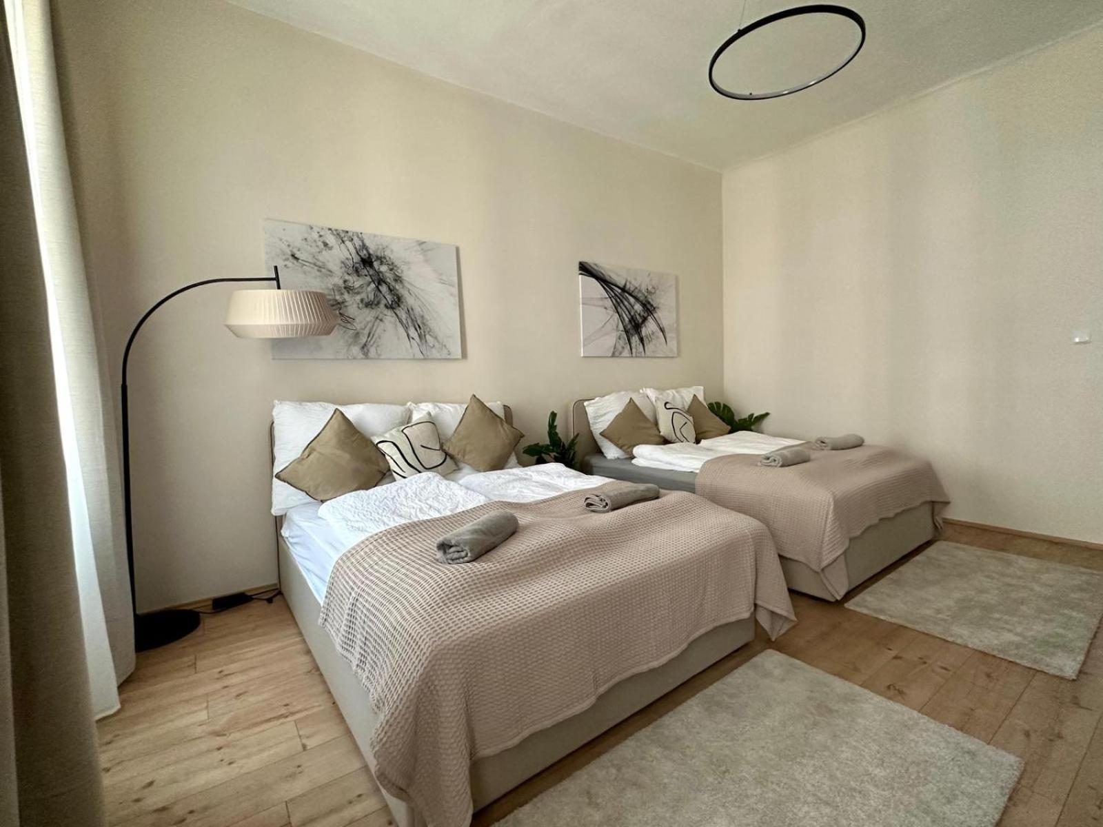 Spacious Apartment, 3 Min To U6 Metro Wien Eksteriør billede