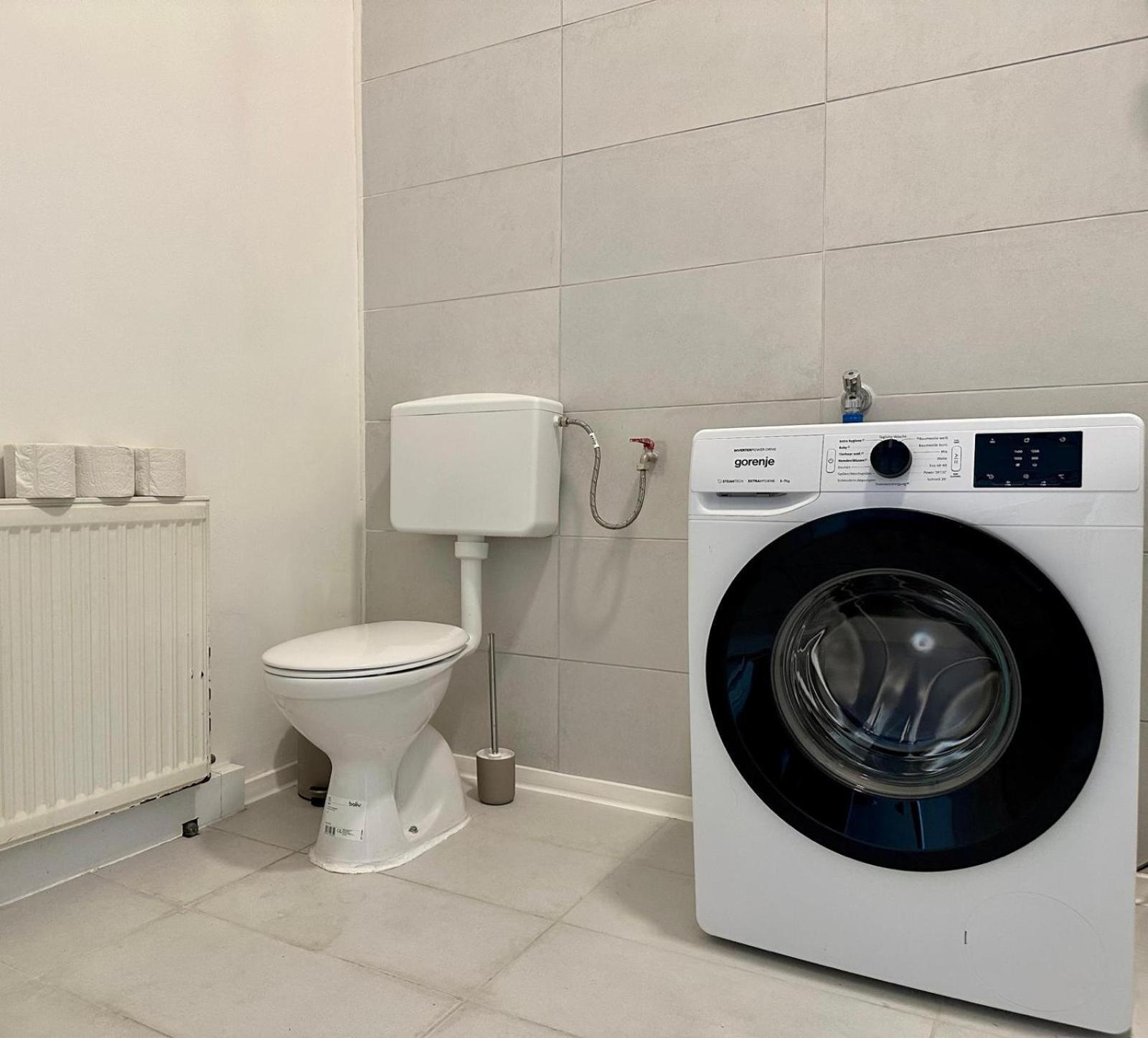 Spacious Apartment, 3 Min To U6 Metro Wien Eksteriør billede