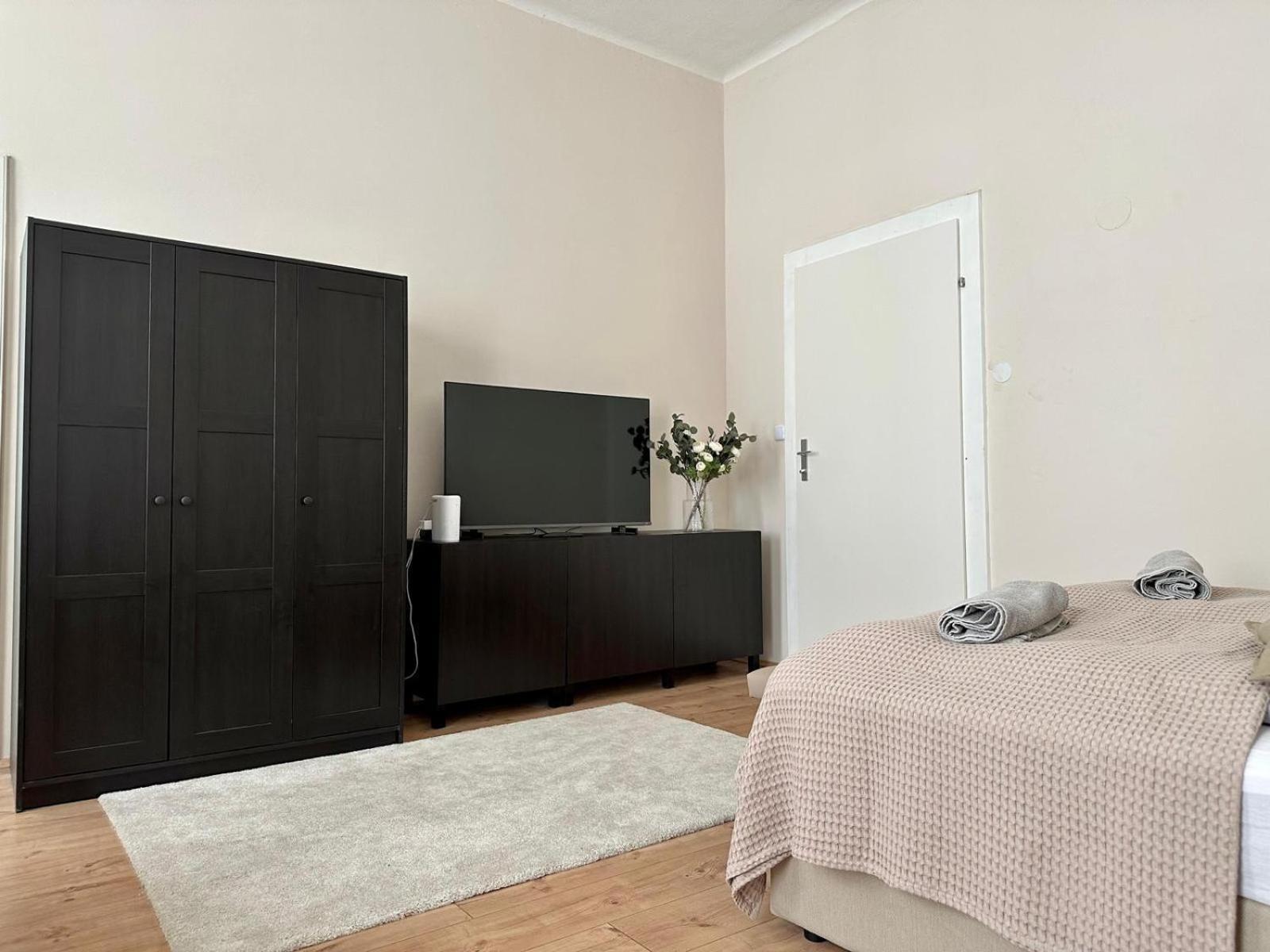 Spacious Apartment, 3 Min To U6 Metro Wien Eksteriør billede