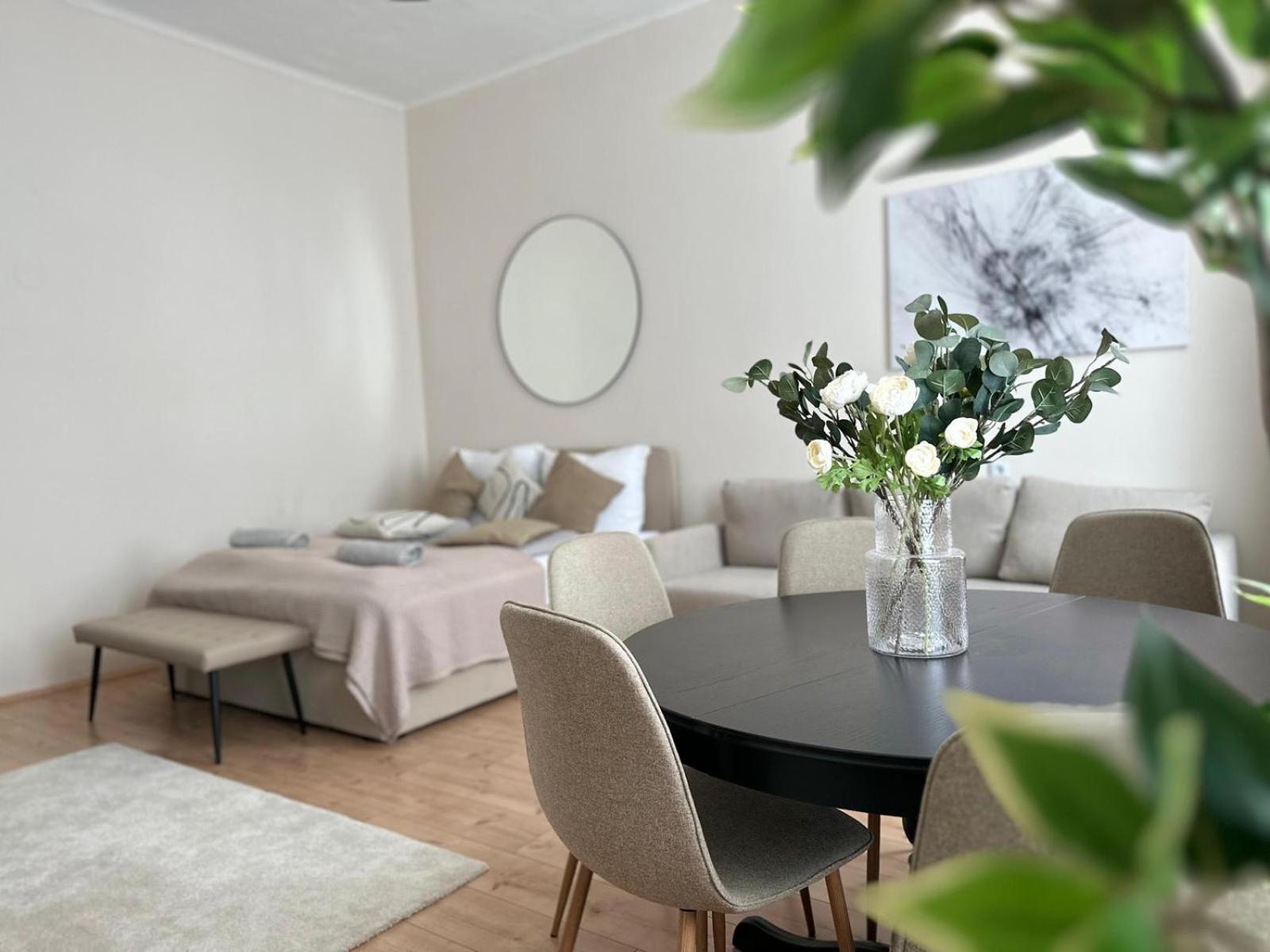 Spacious Apartment, 3 Min To U6 Metro Wien Eksteriør billede