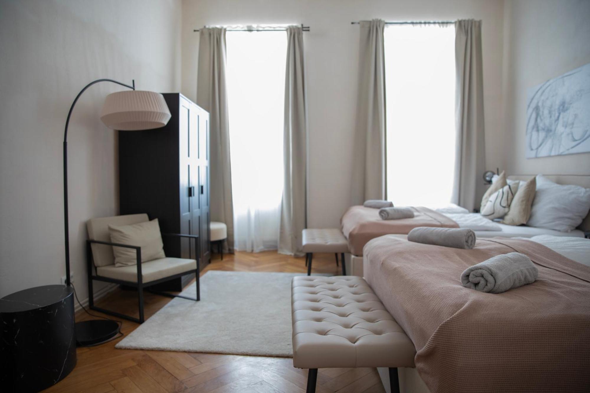 Spacious Apartment, 3 Min To U6 Metro Wien Eksteriør billede