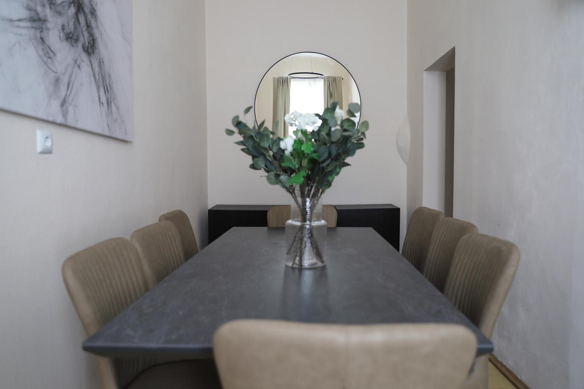 Spacious Apartment, 3 Min To U6 Metro Wien Eksteriør billede